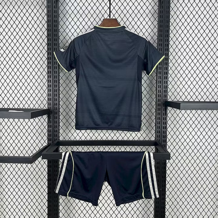 Kit Enfant Réal Madrid 2026